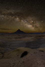 Milky-Way-over-Factory-Butte